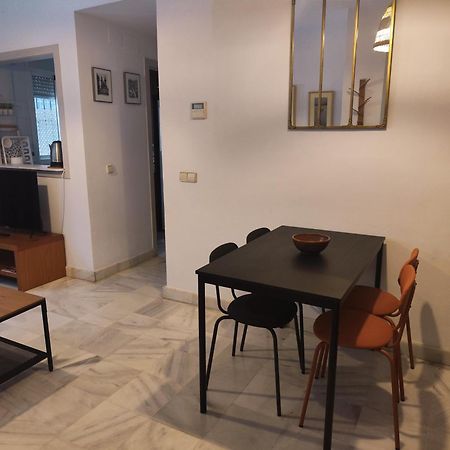 Apartamento San Luis. Plaza De Parking Gratis!!! Sevilla Kültér fotó