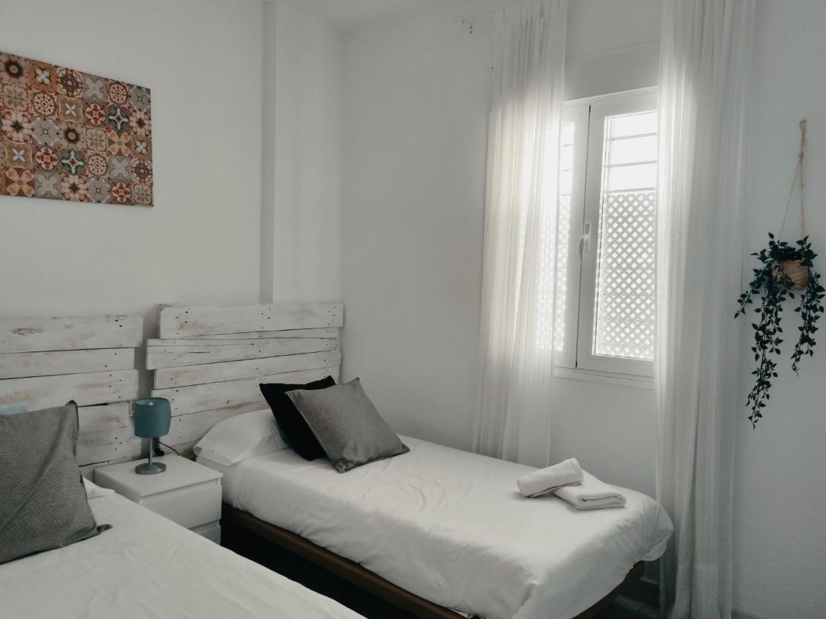 Apartamento San Luis. Plaza De Parking Gratis!!! Sevilla Kültér fotó