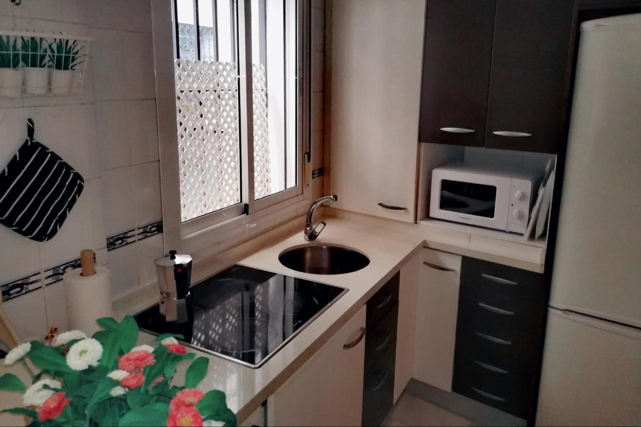 Apartamento San Luis. Plaza De Parking Gratis!!! Sevilla Kültér fotó